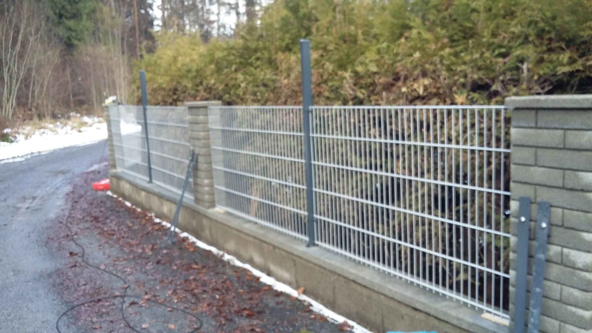 Sockelbretter, Pfosten und Zubehör